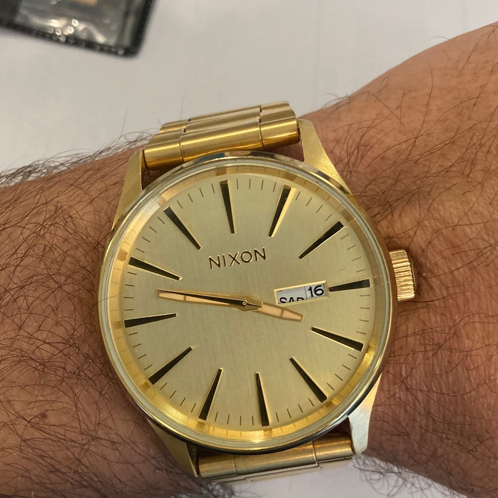 Nixon Sentry SS, gold tones, metal bracelet, new battery, spare links - Picture 2 of 11